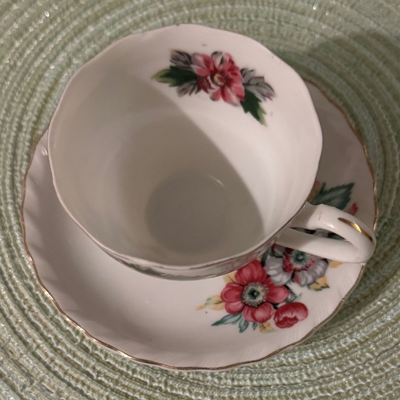 Vintage Delicate Floral Porcelain China Teacup and Saucer in Pink and Purple - Picture 5 of 8